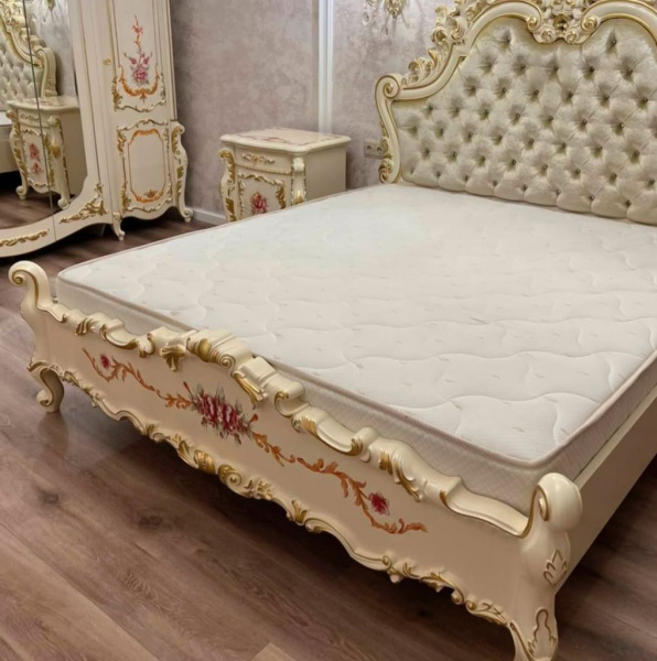 Комплект спальни Афина крем (кровать 1,8, тумба прикроватная 2шт., туалетный стол с навесным зеркалом, пуф, шкаф 5-и дверный) в Москве купить в интернет магазине - 5 Китов