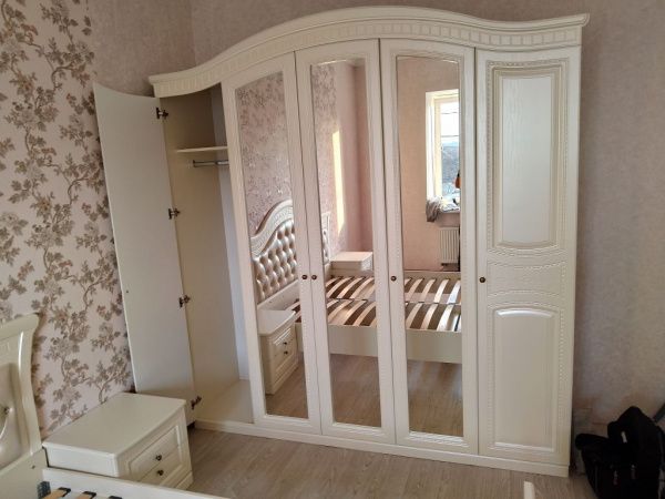 Комплект спальни Венера беж (кровать 1,6, тумба прикроватная 2 шт., комод с зеркалом, шкаф 5-и дверный) в Москве купить в интернет магазине - 5 Китов