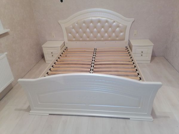 Кровать с мягким изголовьем 180*200 Венера, беж в Москве купить в интернет магазине - 5 Китов