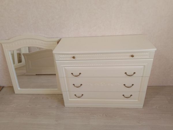 Комплект спальни Венера беж (кровать 1,8, тумба прикроватная 2 шт., комод с зеркалом, шкаф 4-х дверный) в Москве купить в интернет магазине - 5 Китов