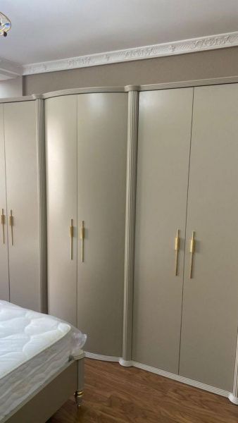 Спальный гарнитур Моника карат (кровать 1,8, тумба прикроватная 2шт., туалетный стол с зеркалом, шкаф 6-и дверный) в Москве купить в интернет магазине - 5 Китов