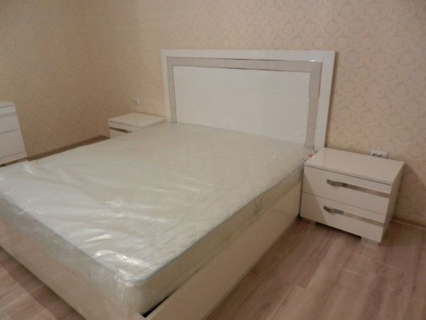 Кровать с подъёмным механизмом 1,6*2,0 Венеция белая глянцевая в Москве купить в интернет магазине - 5 Китов