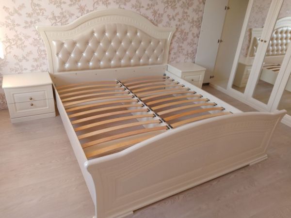 Кровать с мягким изголовьем 180*200 Венера, беж в Москве купить в интернет магазине - 5 Китов