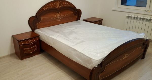 Комплект спальни Луиза 5 (кровать 1,6, тумба прикроватная 2шт., комод с зеркалом, шкаф 5-и дверный), орех в Москве купить в интернет магазине - 5 Китов