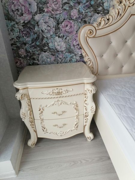 Комплект спальни Венеция Стайл (Style) АРД, крем (кровать 1,8, тумба прикроватная 2шт., туалетный столик с зерк, пуф, шкаф 6дв.) в Москве купить в интернет магазине - 5 Китов