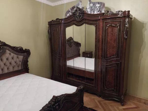 Комплект спальни Джоконда, корень дуба глянец, Эра (кровать 1,8, тумба 2 шт., туалетный стол с зеркалом, пуф, шкаф 5 дверей) в Москве купить в интернет магазине - 5 Китов