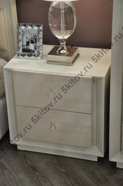 Прикроватная тумбочка Рим (Roma), лак Beige B в Москве купить в интернет магазине - 5 Китов