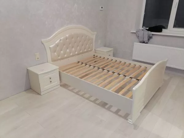 Кровать с мягким изголовьем 180*200 Венера, беж в Москве купить в интернет магазине - 5 Китов