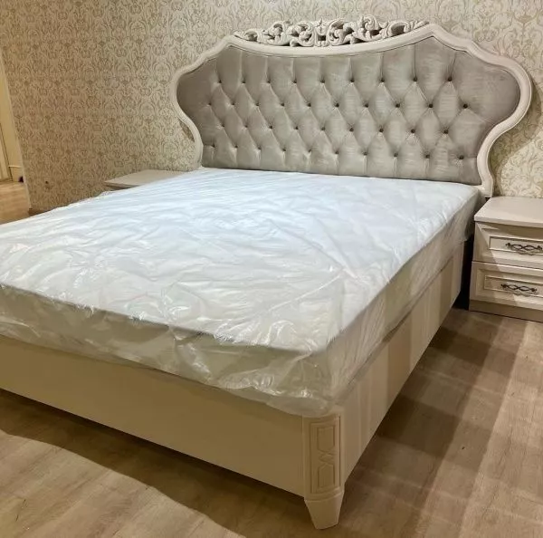 Комплект спальни Адель АРД, беж (кровать1,8, тумба прикроватная 2шт., туал.ст. с зерк,пуф, шкаф 5-ти.дв.) в Москве купить в интернет магазине - 5 Китов