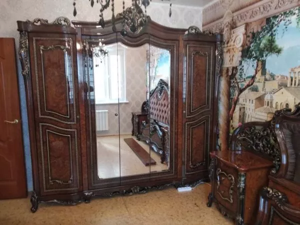 Комплект спальни Джоконда, корень дуба глянец, Эра (кровать 1,8, тумба 2 шт., туалетный стол с зеркалом, пуф, шкаф 5 дверей) в Москве купить в интернет магазине - 5 Китов