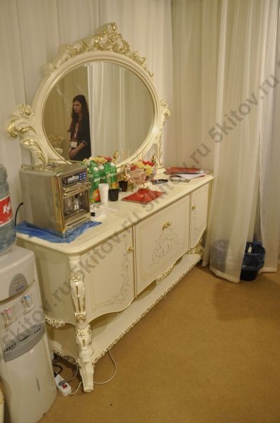 Комод с зеркалом Роял,слоновая кость+золото в Москве купить в интернет магазине - 5 Китов