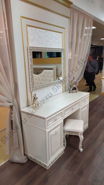 Туалетный стол с зеркалом, пуф, Берта беж в Москве купить в интернет магазине - 5 Китов