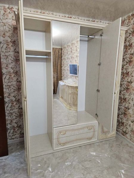 Шкаф четырехдверный Роза, беж глянец в Москве купить в интернет магазине - 5 Китов