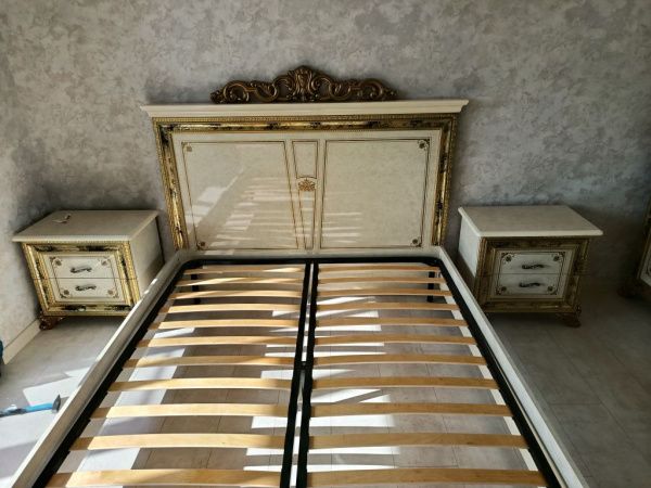 Комплект спальни Катя (кровать, тумба прикроватная 2шт, комод с зеркалом, шкаф 4 двери) в Москве купить в интернет магазине - 5 Китов