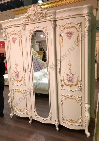 Комплект спальни Венеция Классик, крем (кровать 1,6, тумба прикроватная 2шт., туалетный столик с зерк, пуф, шкаф 3дв.) в Москве купить в интернет магазине - 5 Китов