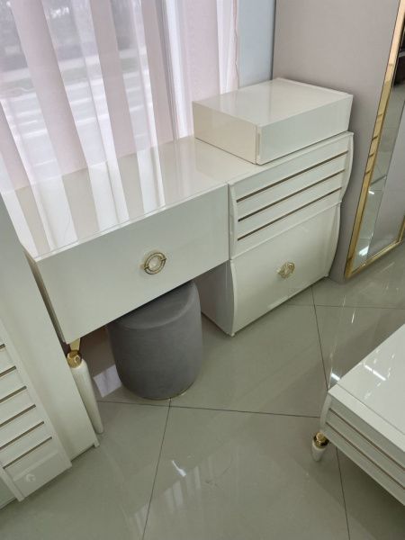 Туалетный стол с зеркалом,пуфом Тиффани АРД, крем в Москве купить в интернет магазине - 5 Китов